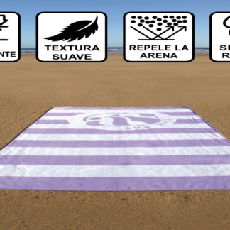 Toalla de playa lila